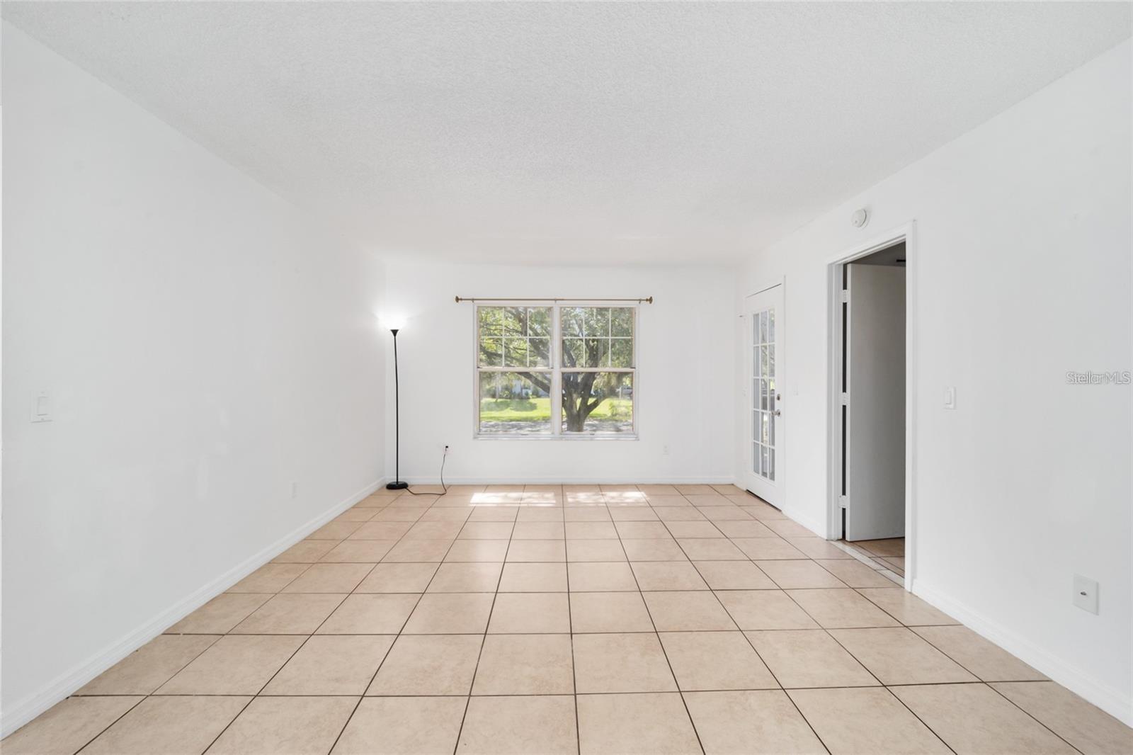 Image 6 of 27 For 8202 Fairways Circle B202