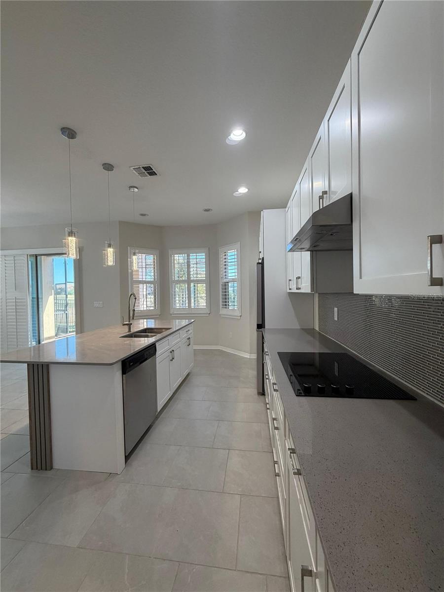 Image 11 of 29 For 13183 Woodford Street