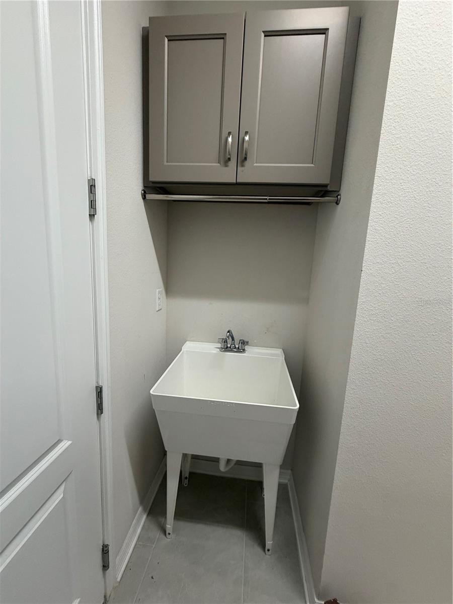 Image 17 of 29 For 13183 Woodford Street