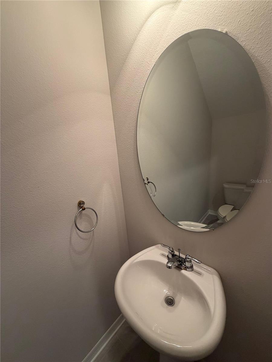 Image 18 of 29 For 13183 Woodford Street