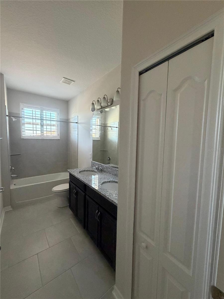 Image 24 of 29 For 13183 Woodford Street