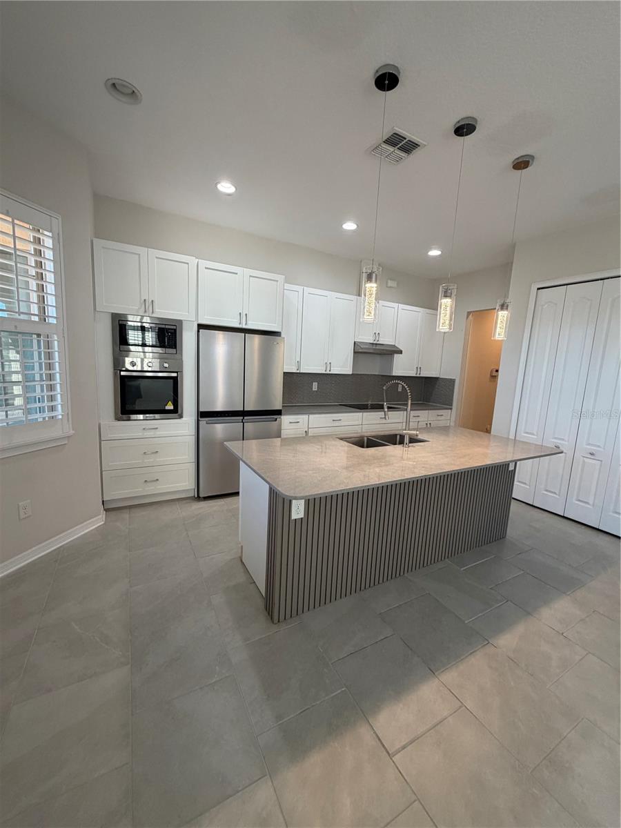 Image 6 of 29 For 13183 Woodford Street