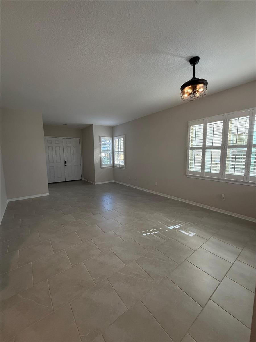 Image 9 of 29 For 13183 Woodford Street