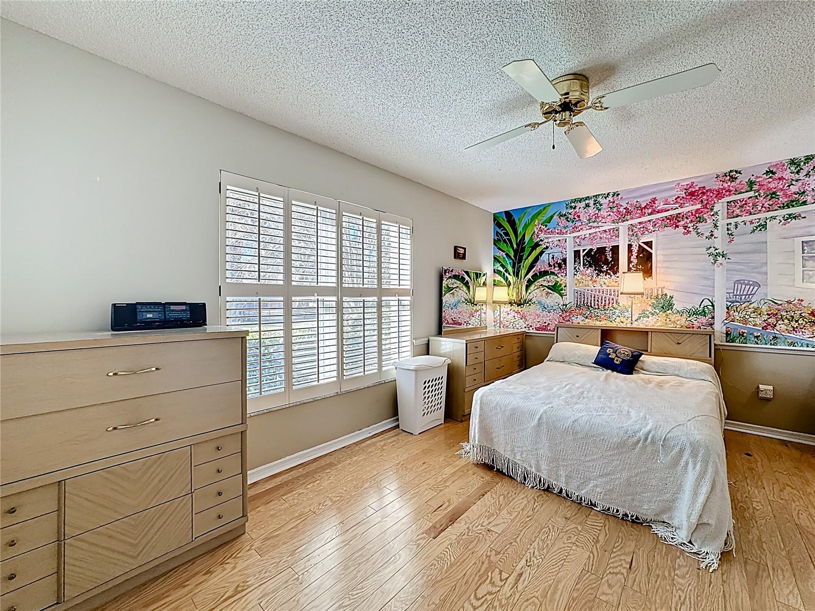 Image 14 of 57 For 281 Spring Valley Road