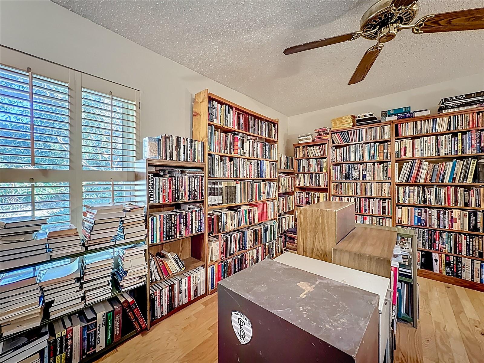 Image 24 of 57 For 281 Spring Valley Road