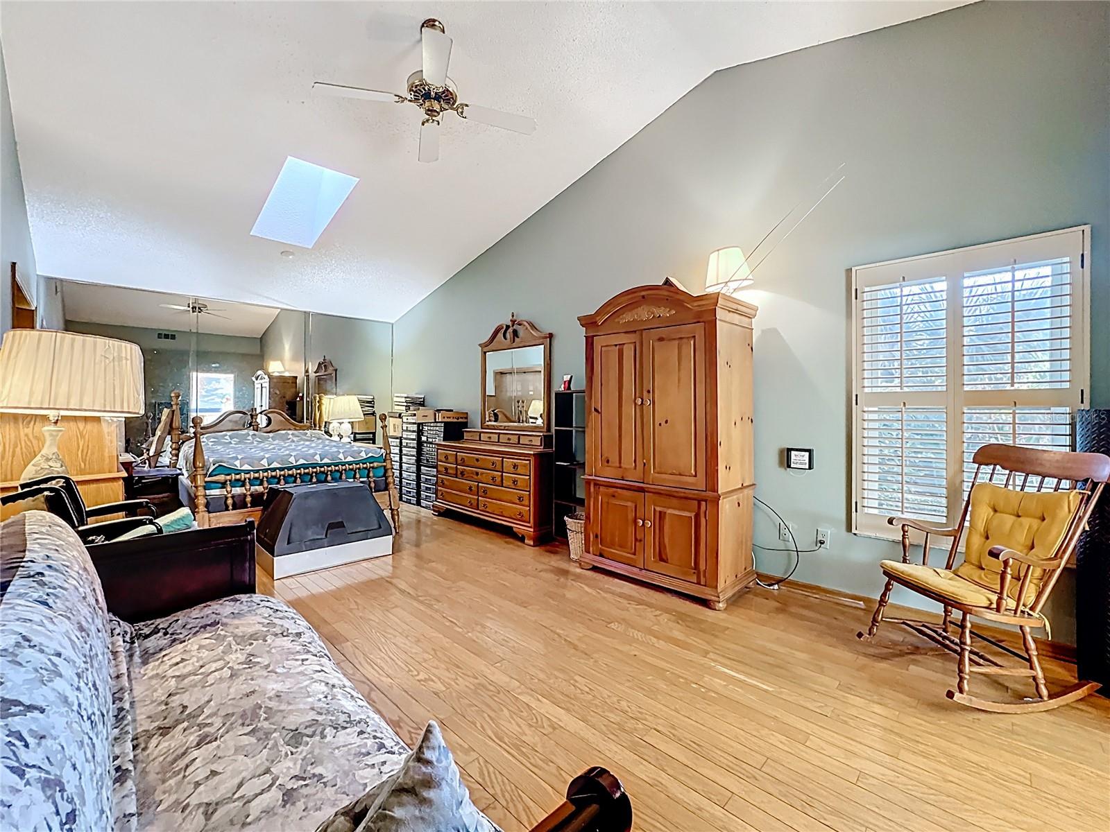 Image 33 of 57 For 281 Spring Valley Road