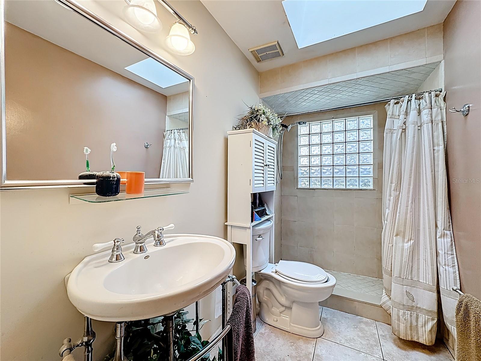 Image 34 of 57 For 281 Spring Valley Road