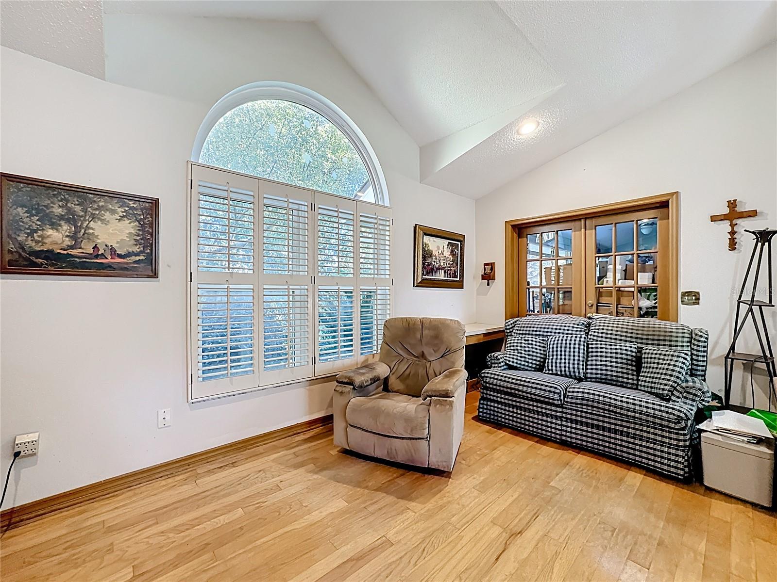 Image 35 of 57 For 281 Spring Valley Road