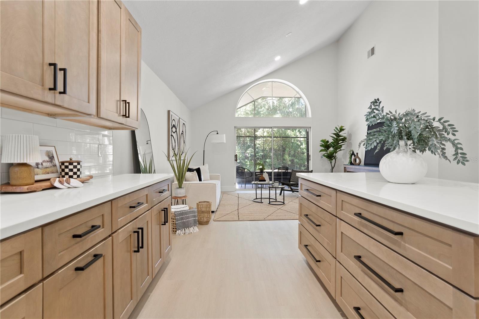 Image 11 of 38 For 416 Macgregor Road