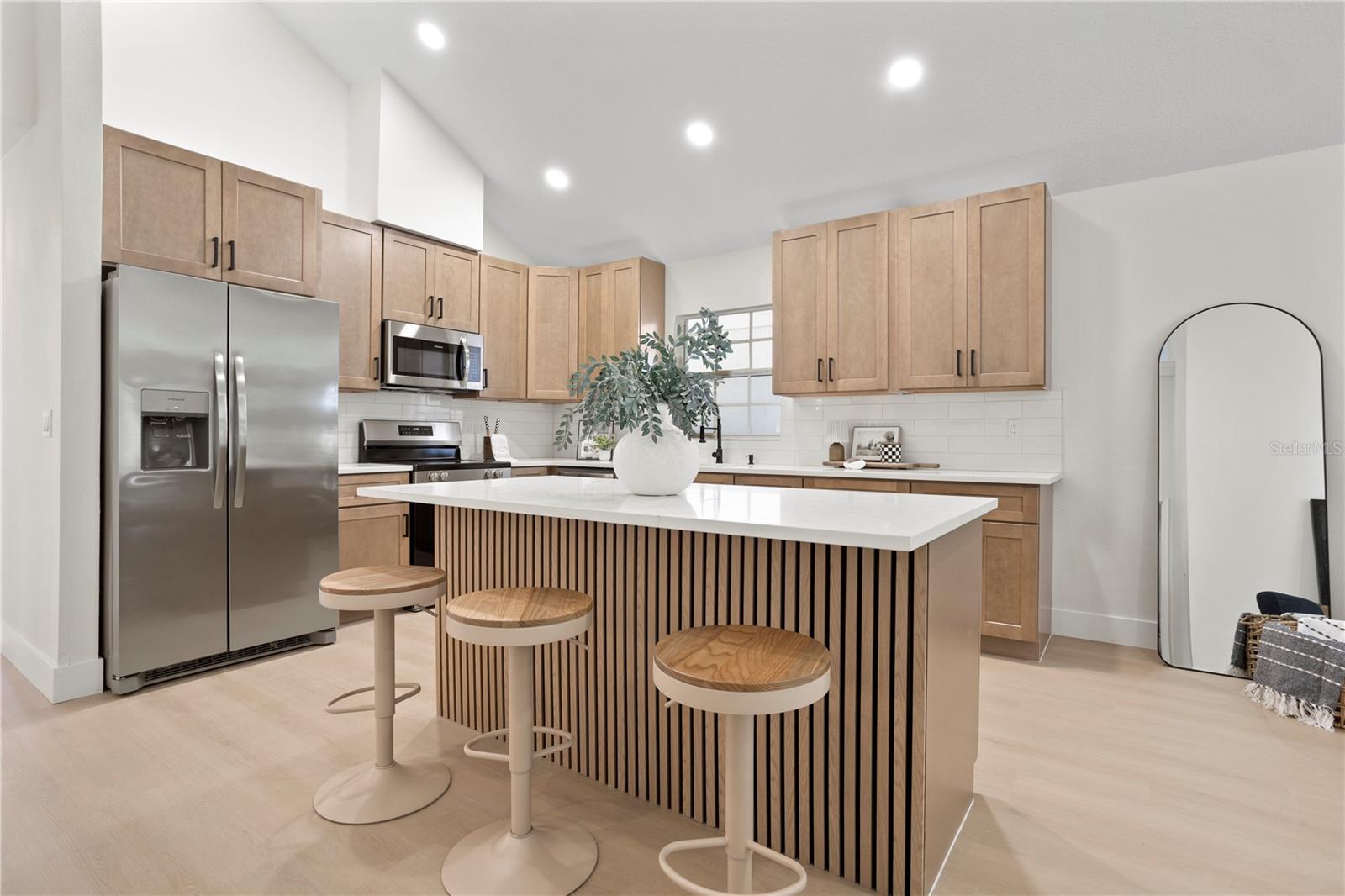 Image 14 of 38 For 416 Macgregor Road