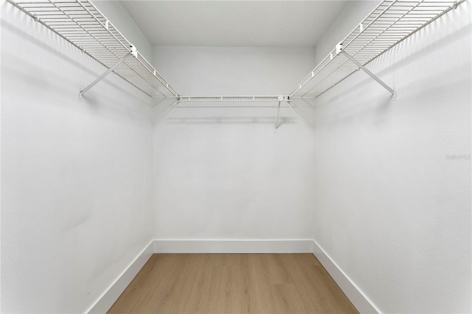 Image 18 of 38 For 416 Macgregor Road