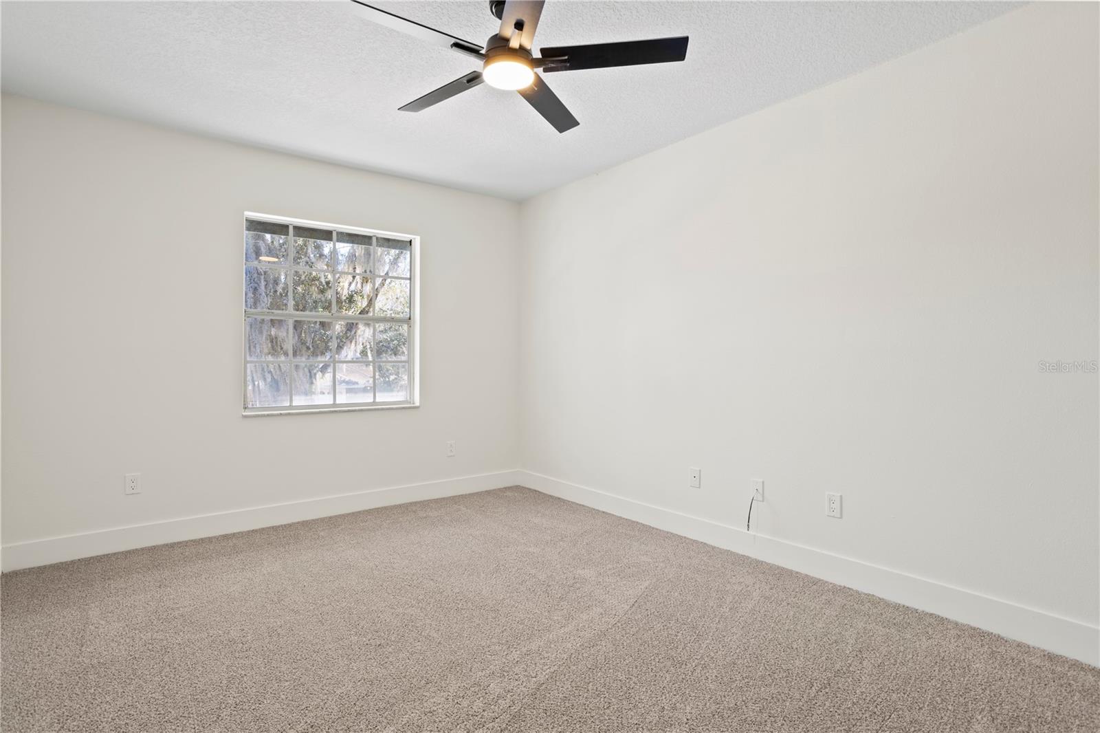 Image 25 of 38 For 416 Macgregor Road