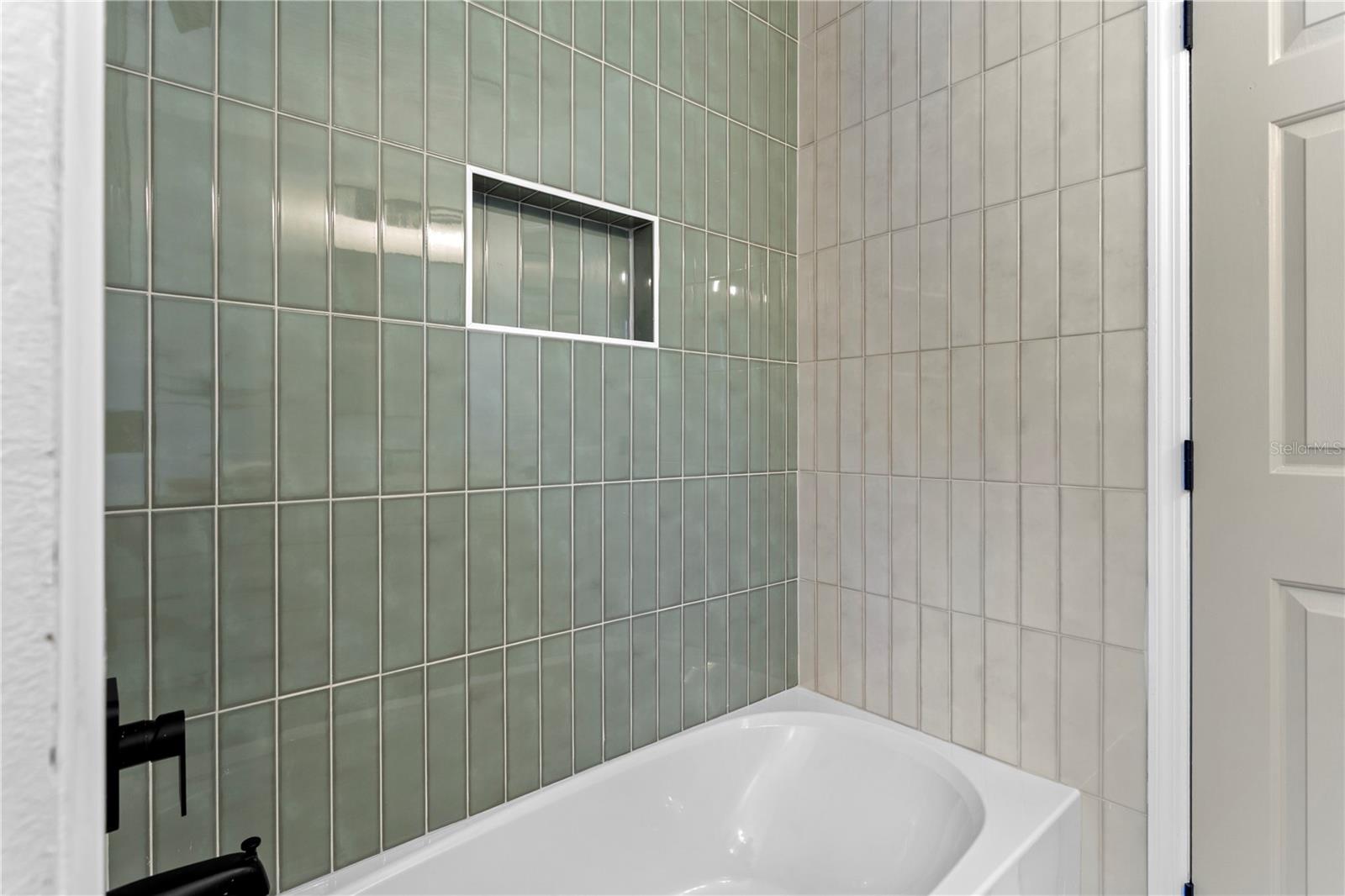 Image 28 of 38 For 416 Macgregor Road