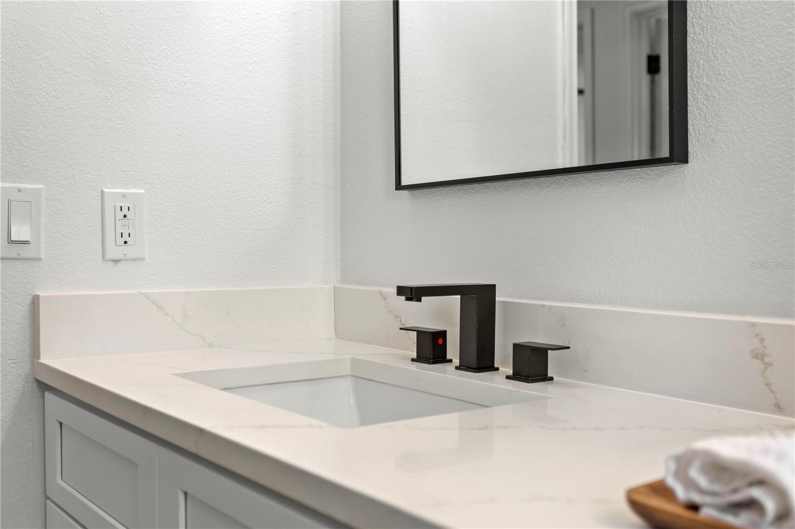 Image 29 of 38 For 416 Macgregor Road