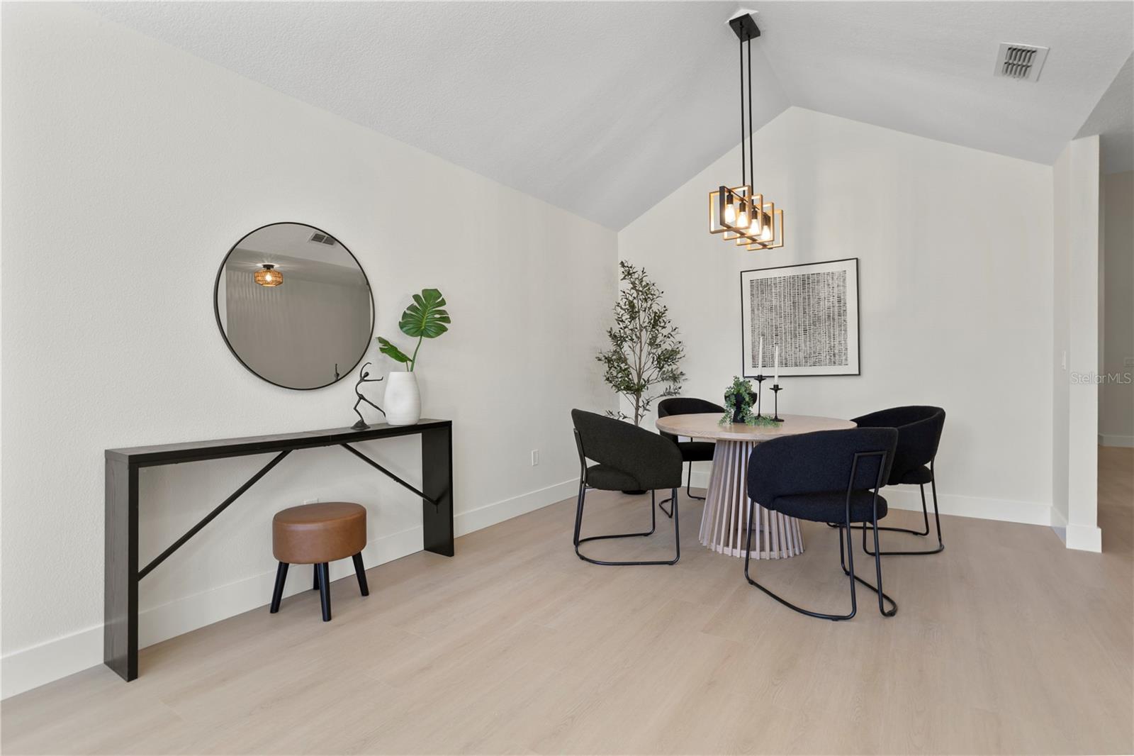 Image 6 of 38 For 416 Macgregor Road