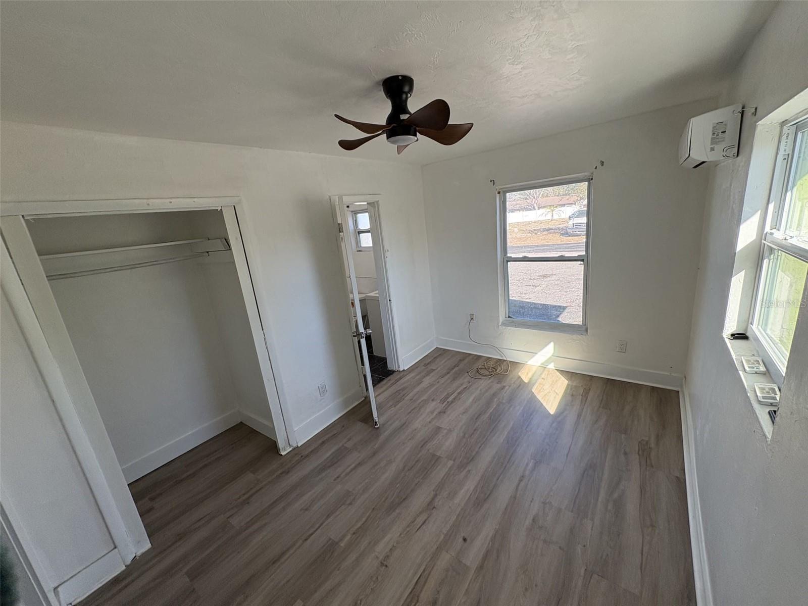 Image 12 of 16 For 1836 Harlem Circle