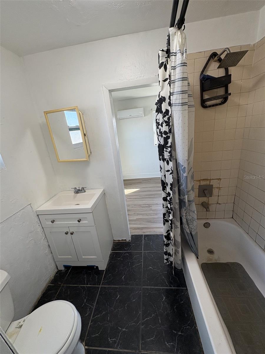 Image 14 of 16 For 1836 Harlem Circle