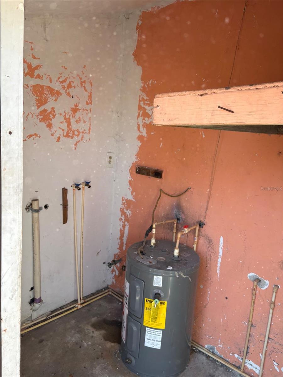 Image 15 of 16 For 1836 Harlem Circle