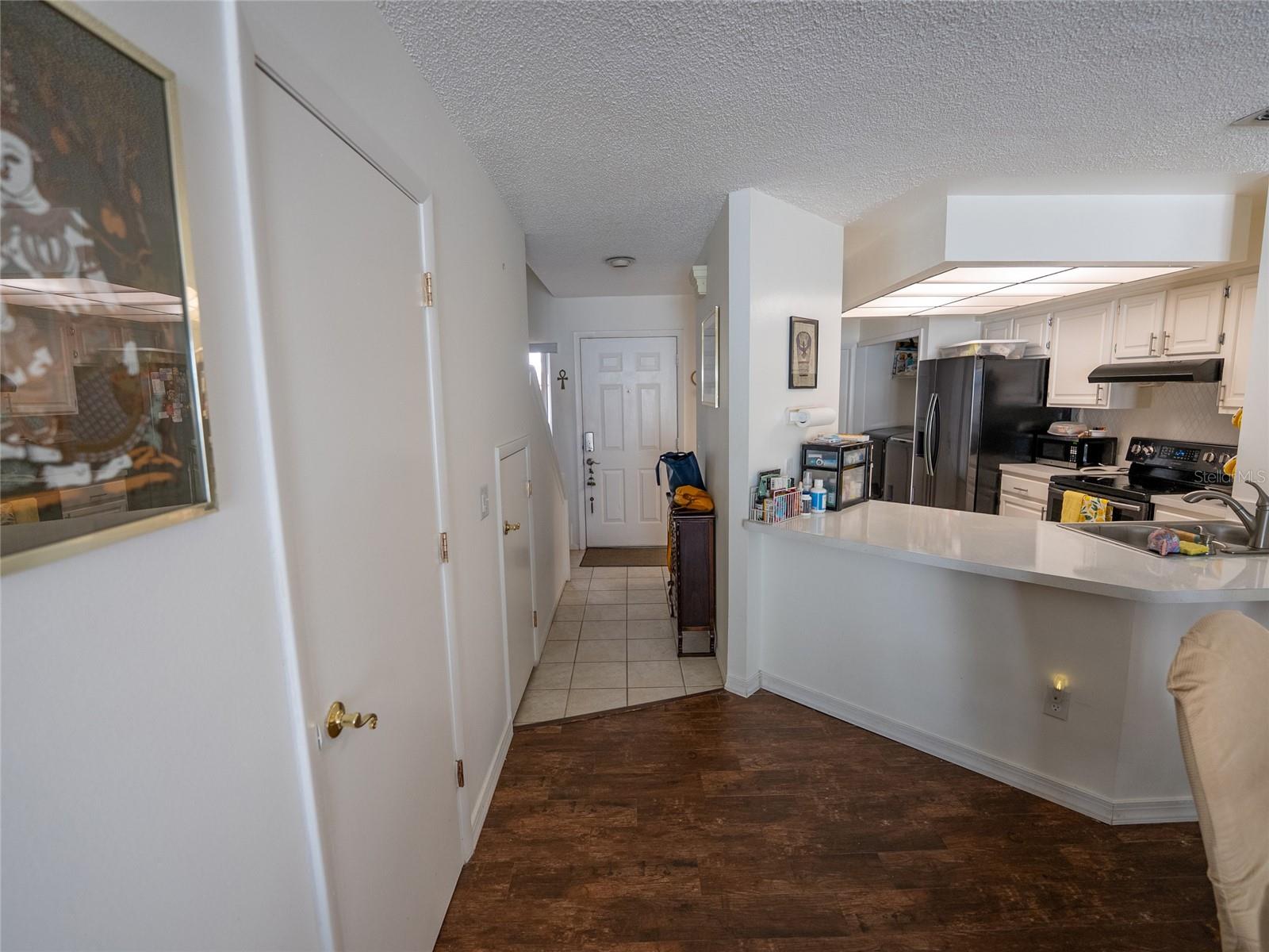 Image 11 of 33 For 4829 Walden Circle 7