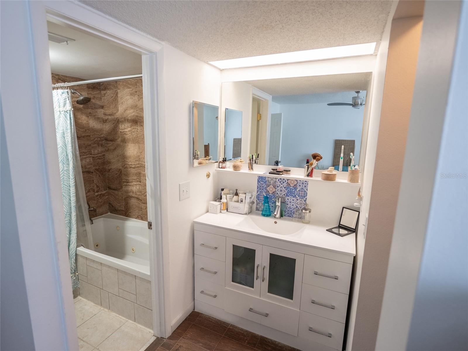 Image 20 of 33 For 4829 Walden Circle 7