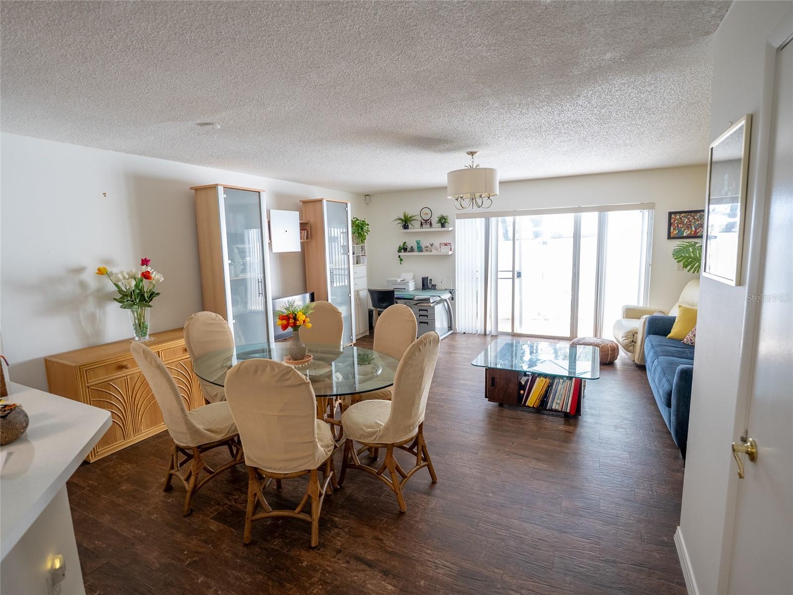 Image 7 of 33 For 4829 Walden Circle 7