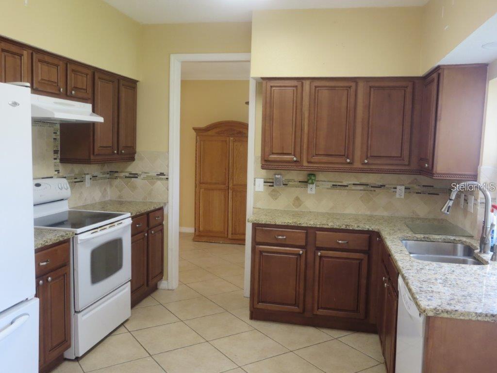 Image 11 of 28 For 3537 Moss Pointe Place