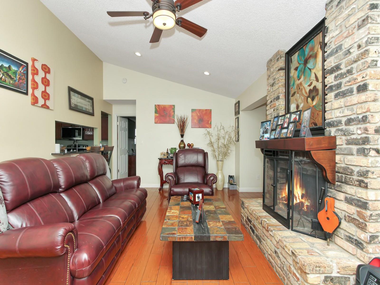 Image 3 of 24 For 8644 Lyonia Drive