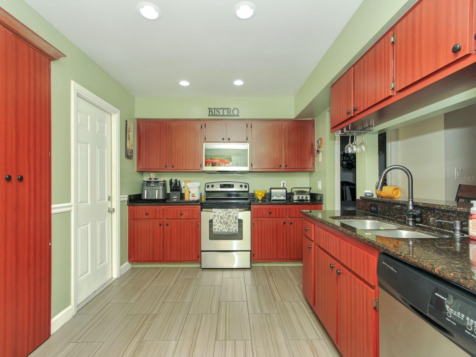 Image 9 of 24 For 8644 Lyonia Drive