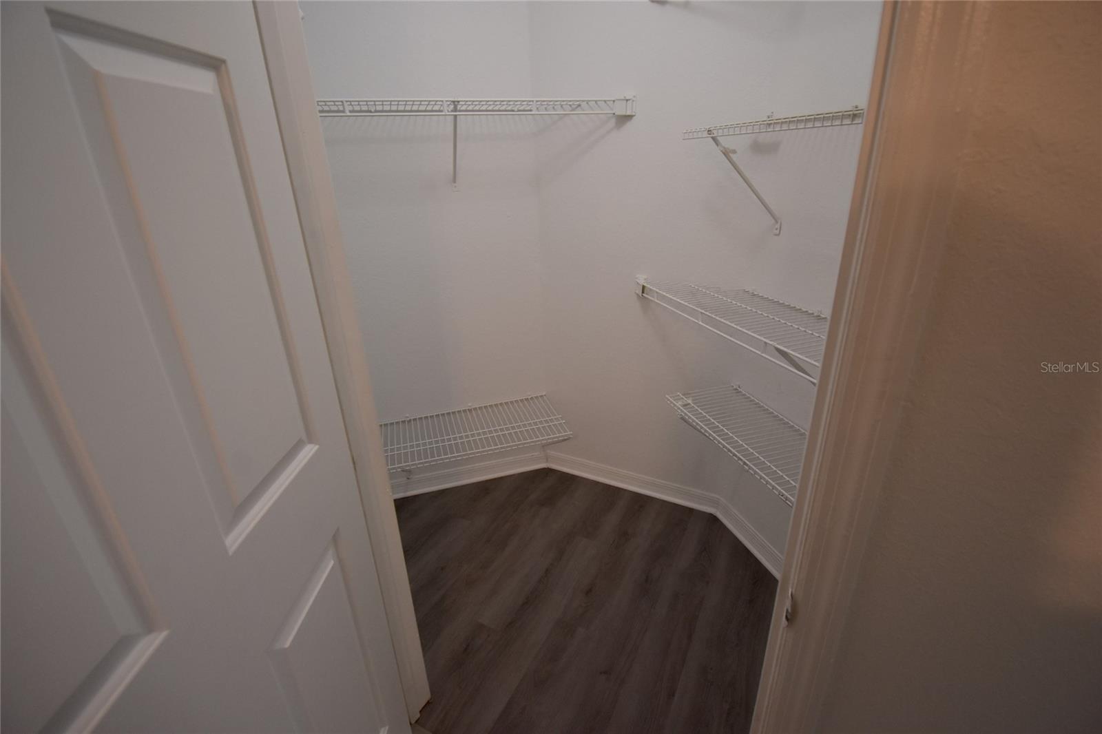 Image 10 of 21 For 2000 Erving Circle 208