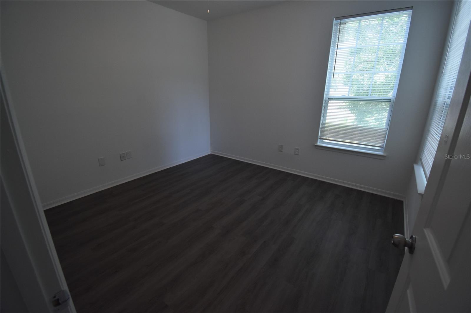 Image 16 of 21 For 2000 Erving Circle 208