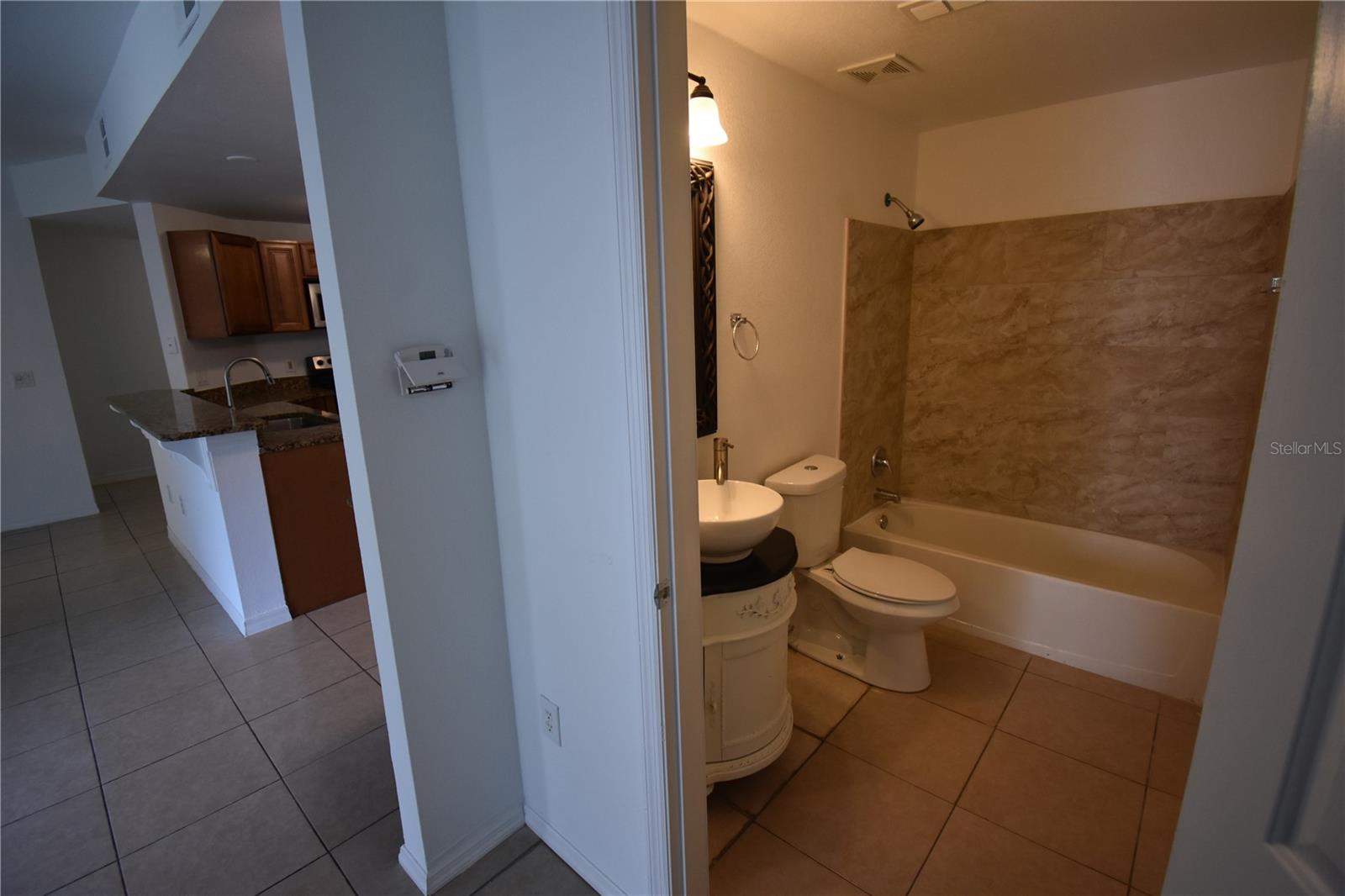 Image 19 of 21 For 2000 Erving Circle 208