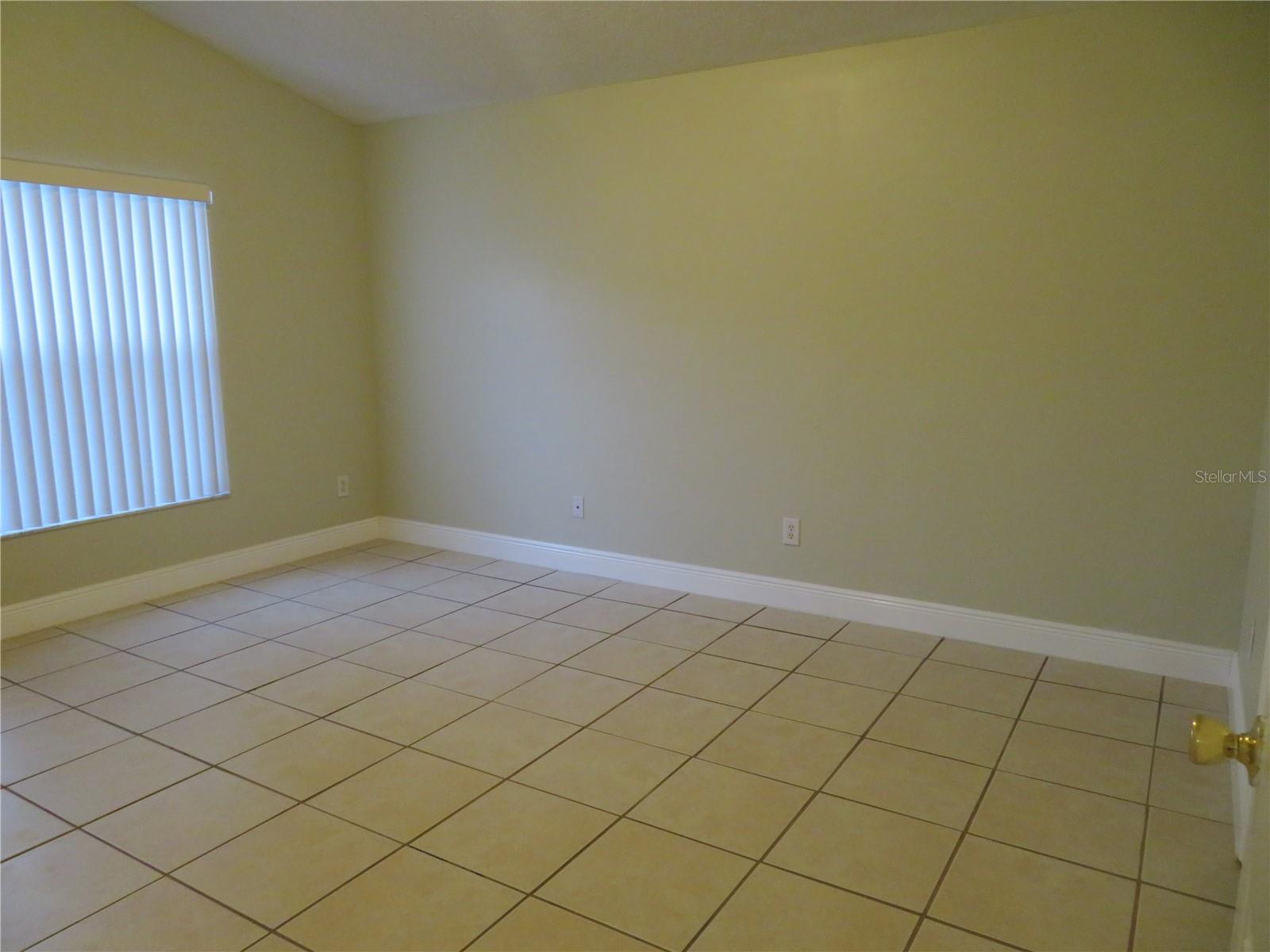 Image 11 of 17 For 325 Sonja Circle