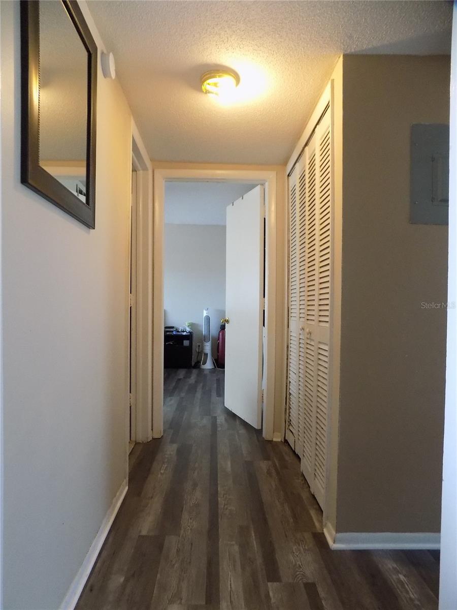 Image 8 of 11 For 1000 Semoran Boulevard 512