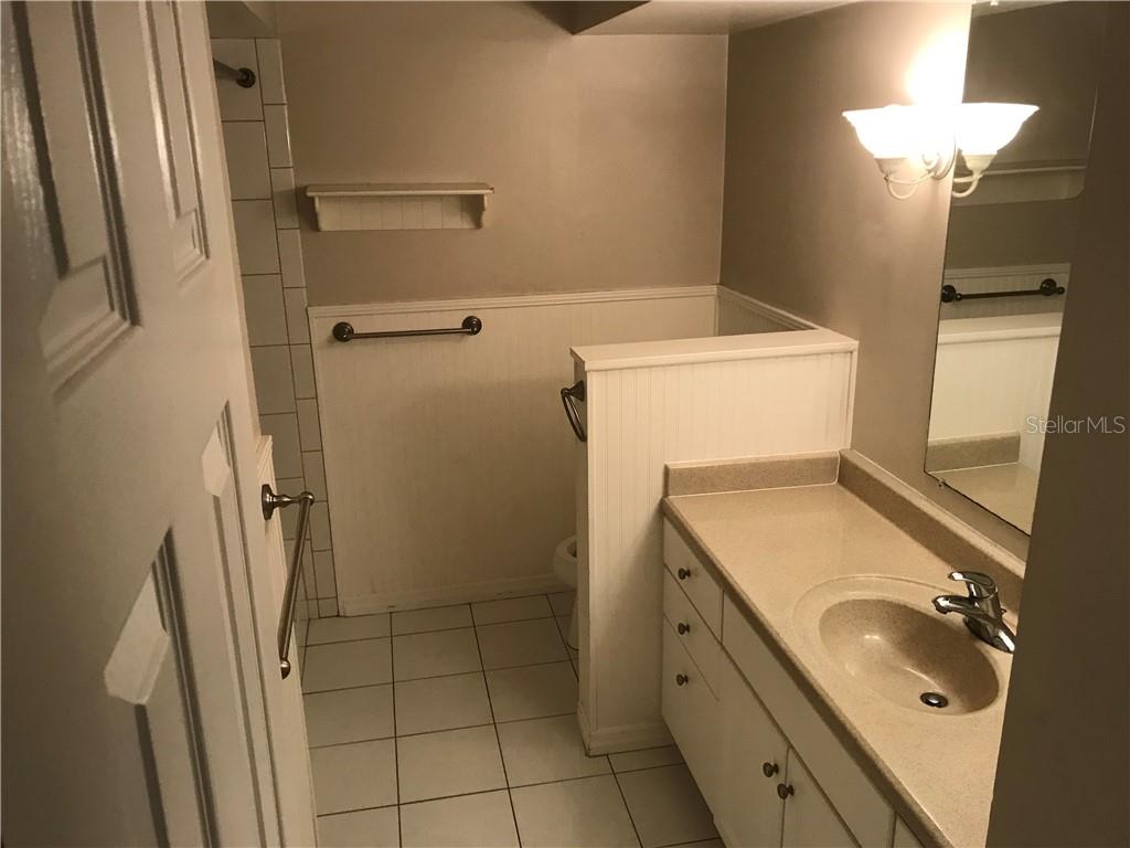 Image 11 of 20 For 852 Woodside Road