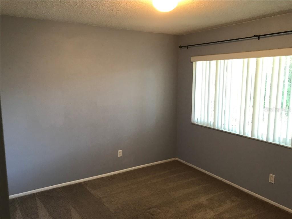 Image 16 of 20 For 852 Woodside Road