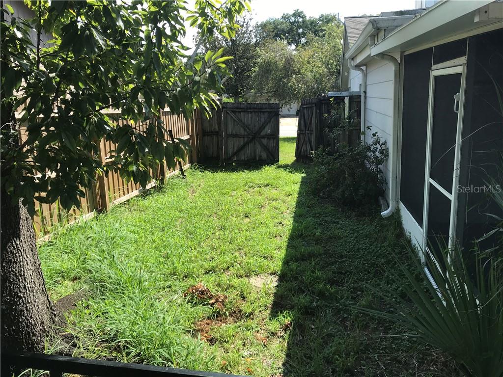 Image 17 of 20 For 852 Woodside Road