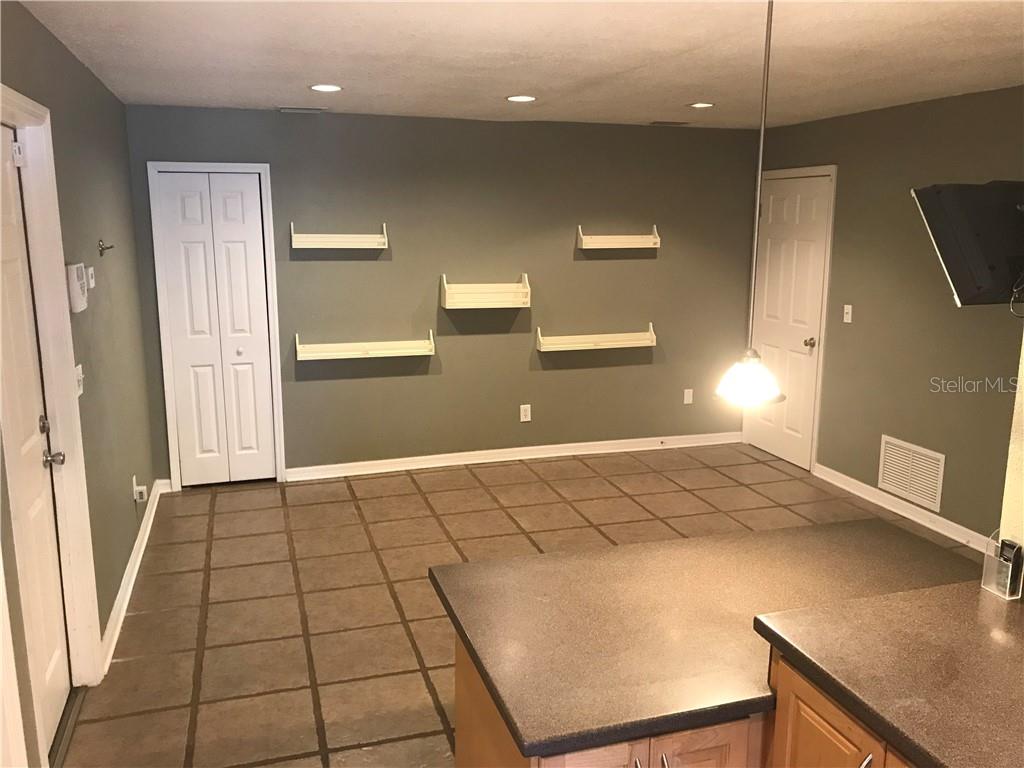 Image 8 of 20 For 852 Woodside Road