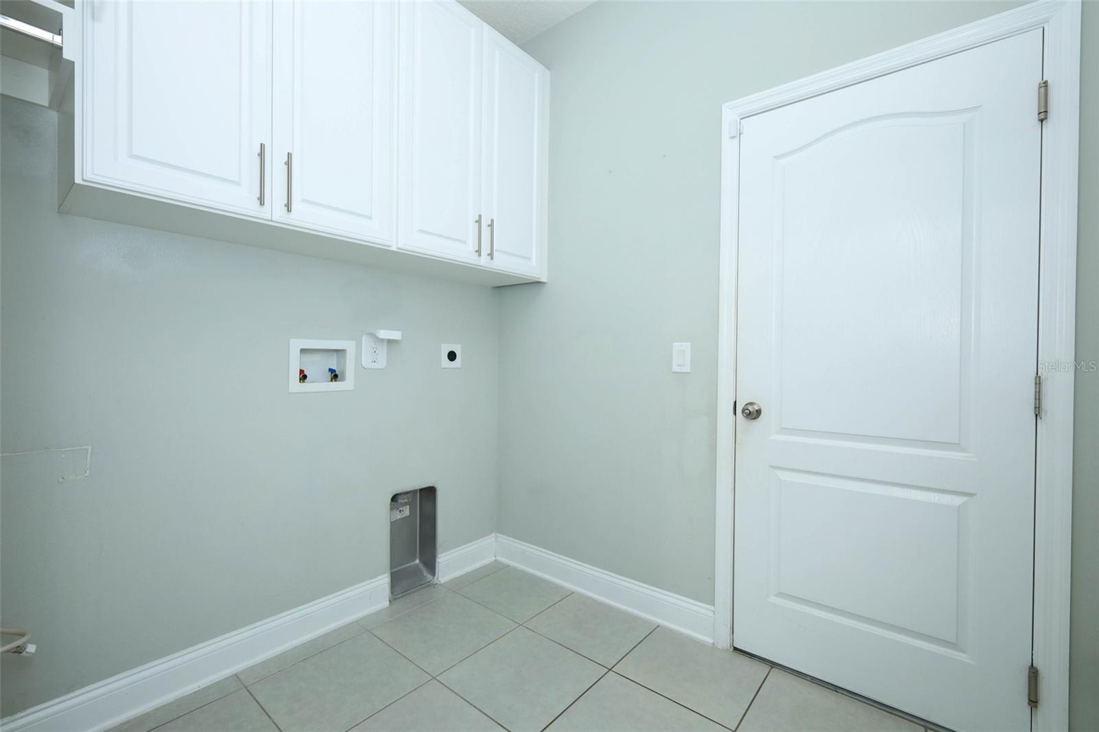 Image 15 of 21 For 4043 Lake Bosse View Drive