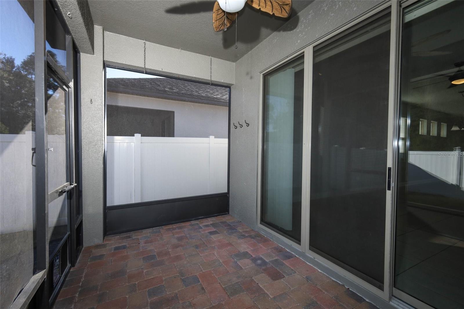 Image 16 of 21 For 4043 Lake Bosse View Drive