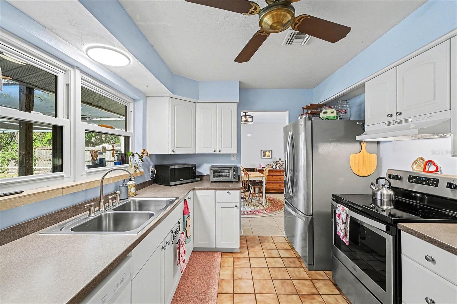 Image 12 of 25 For 108 River Heights Drive