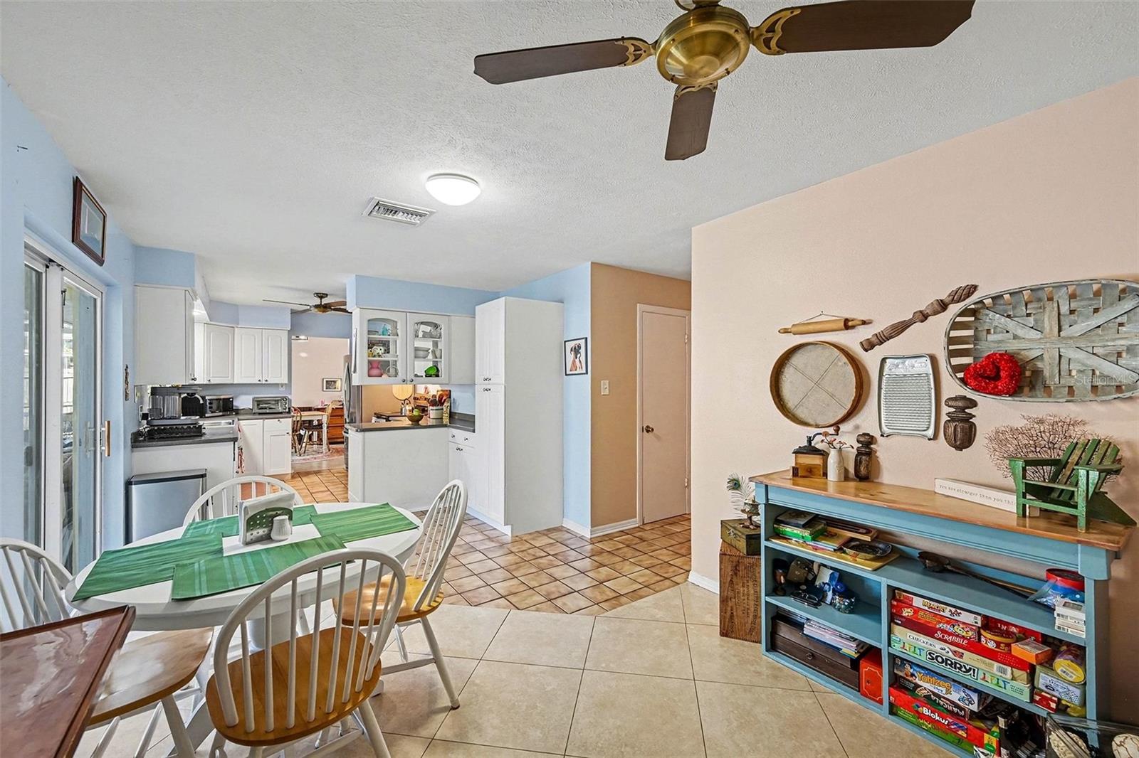 Image 8 of 25 For 108 River Heights Drive