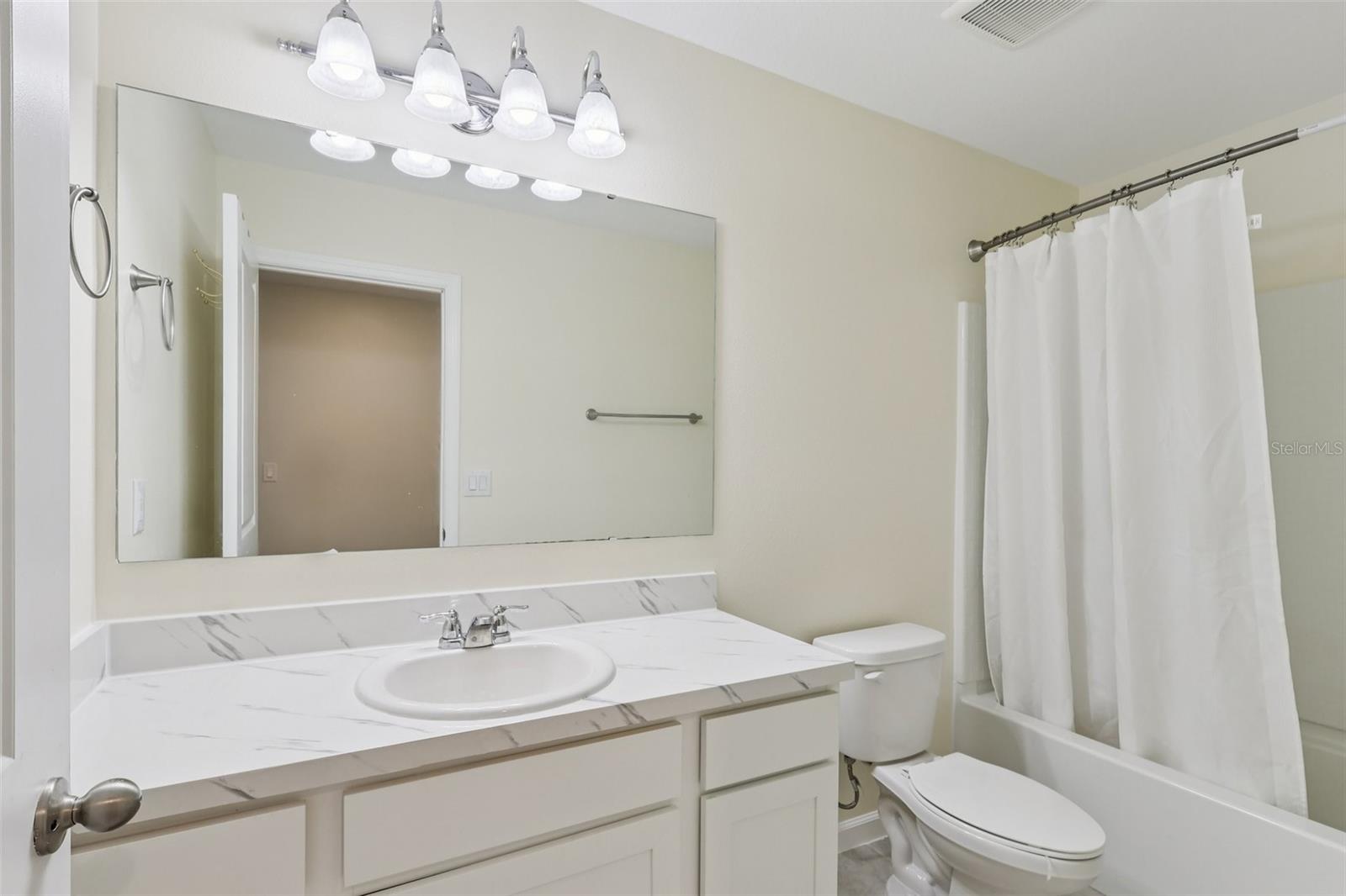 Image 18 of 23 For 2270 Hemingway Circle