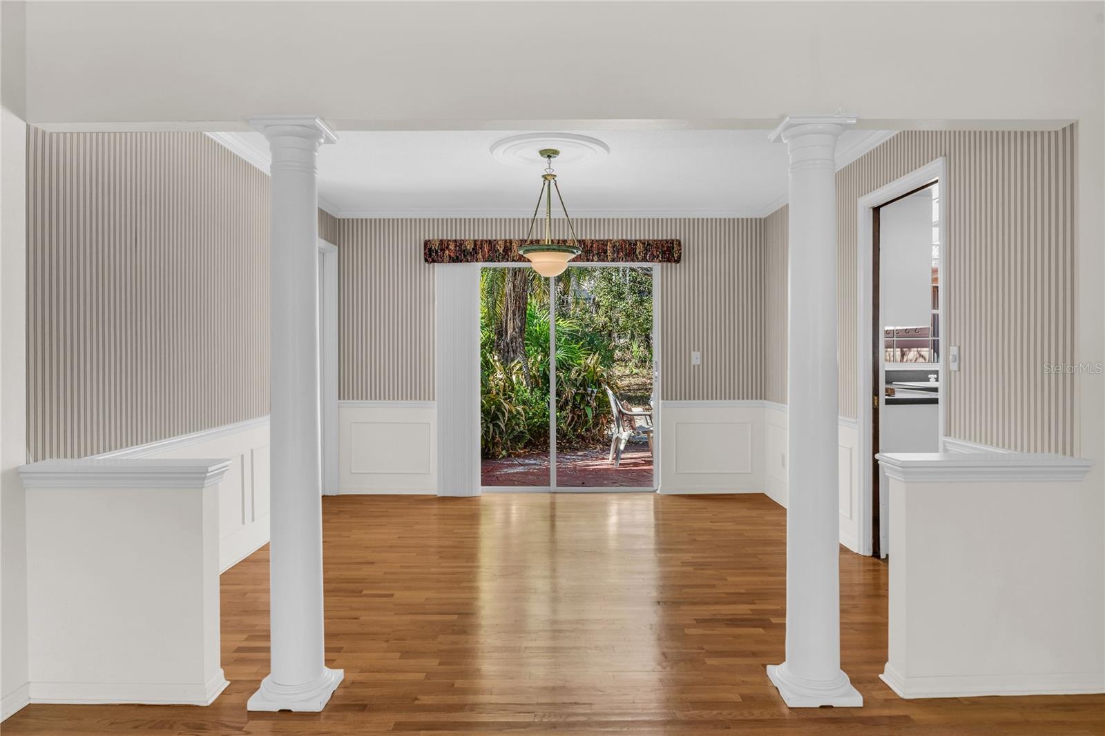 Image 12 of 53 For 1620 Summerlin Avenue