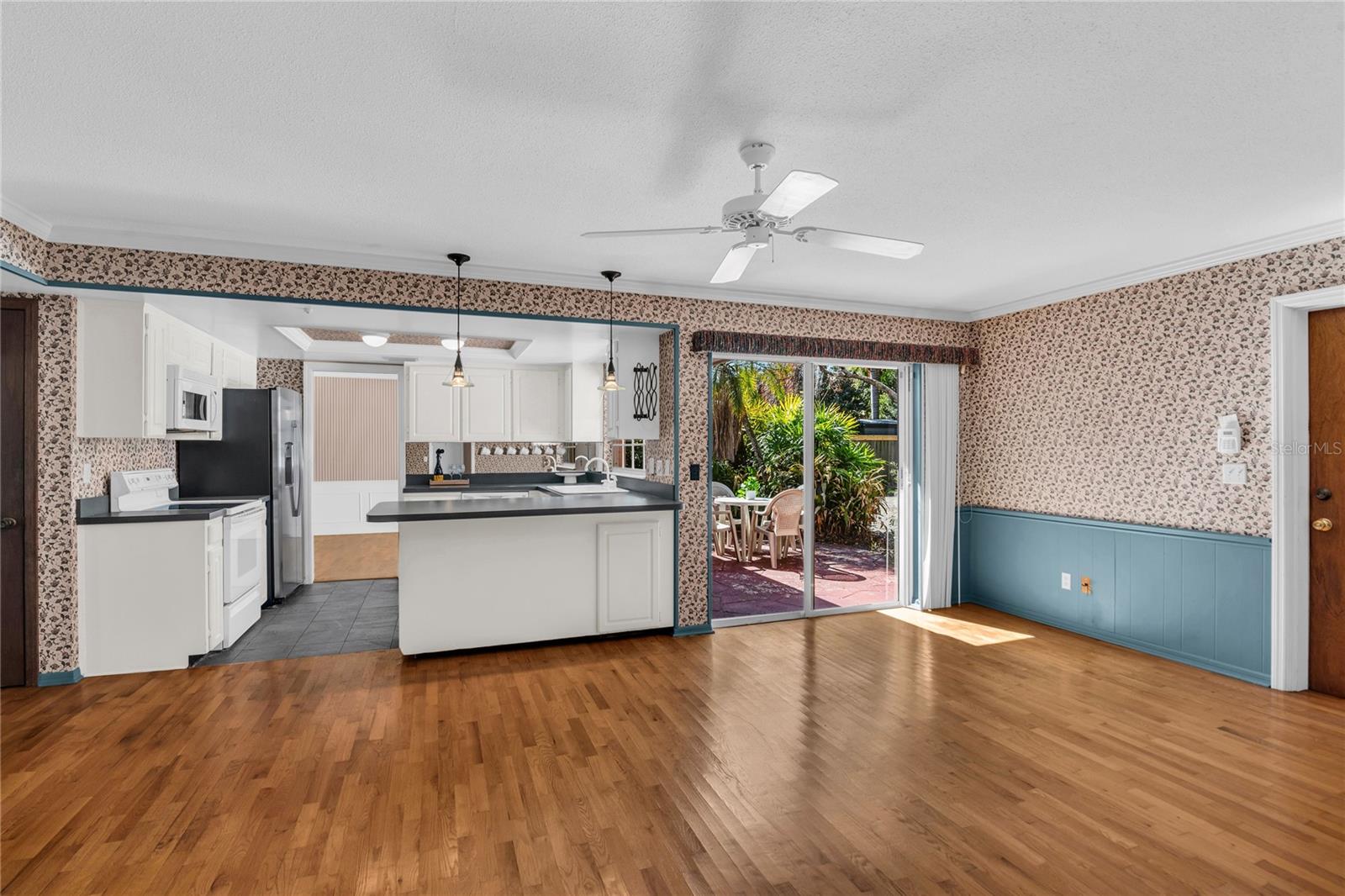 Image 17 of 53 For 1620 Summerlin Avenue