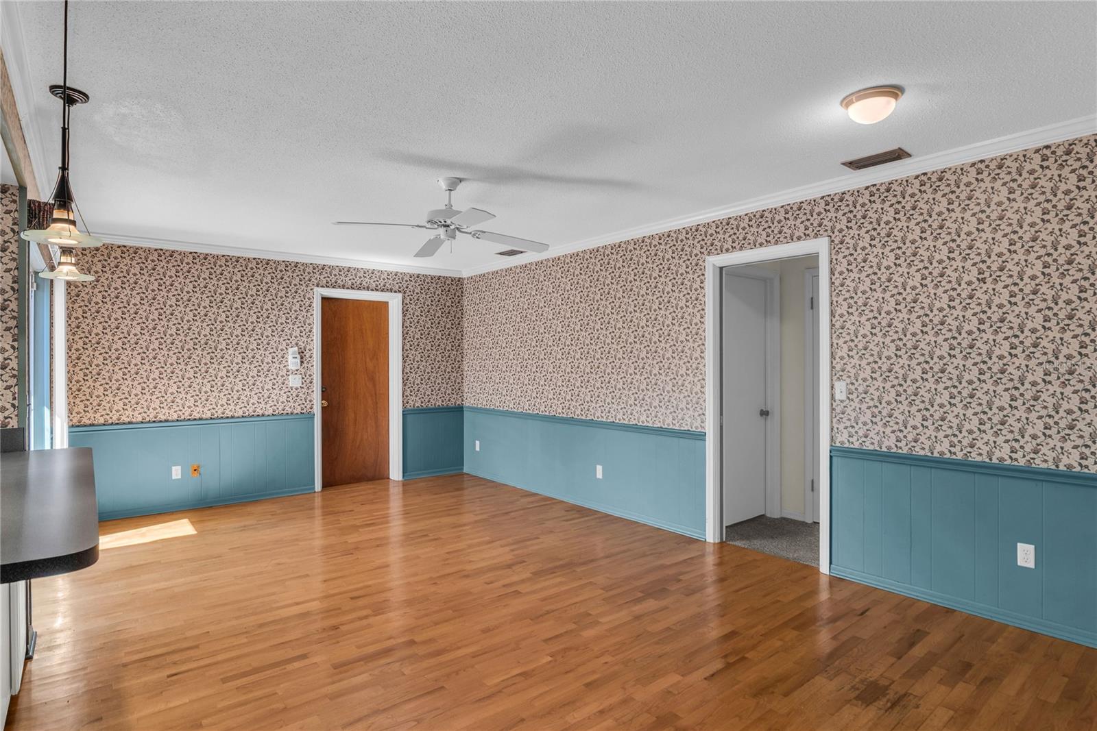 Image 18 of 53 For 1620 Summerlin Avenue