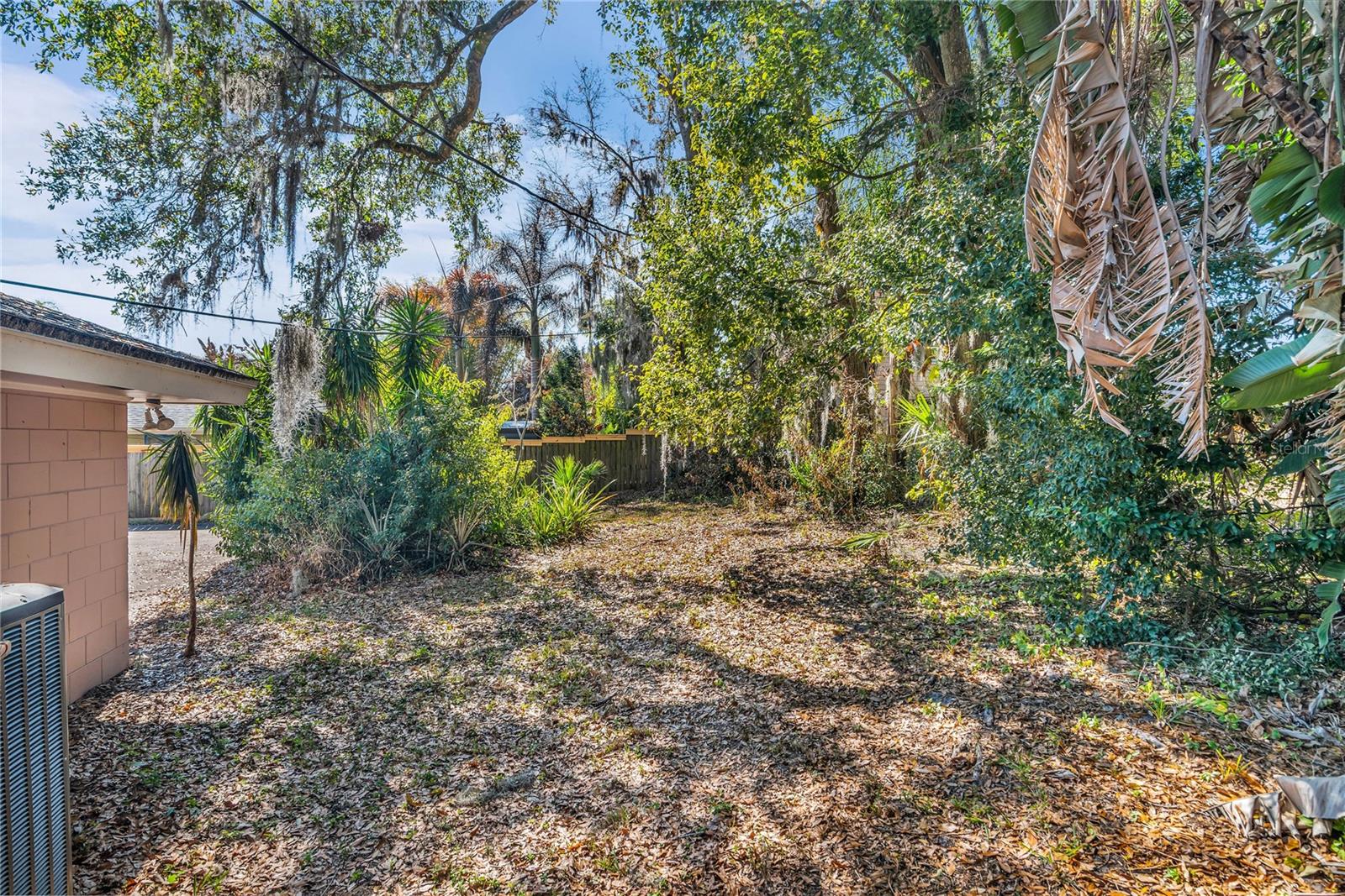 Image 43 of 53 For 1620 Summerlin Avenue