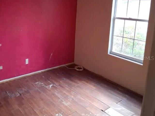 Image 6 of 9 For 306 Watson Avenue