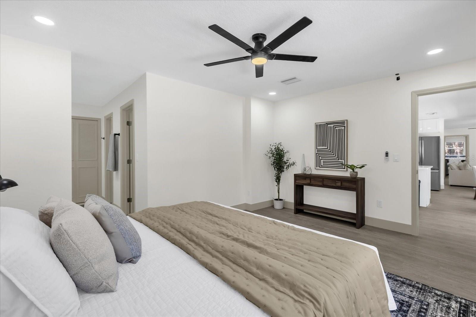 Image 14 of 34 For 12 Horseman Cove