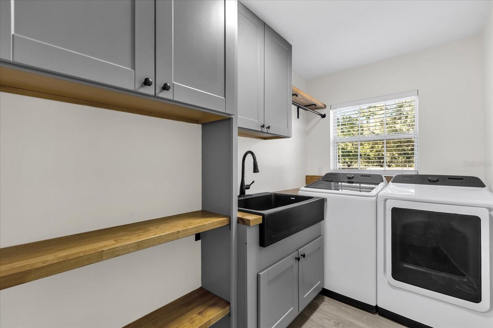 Image 17 of 34 For 12 Horseman Cove