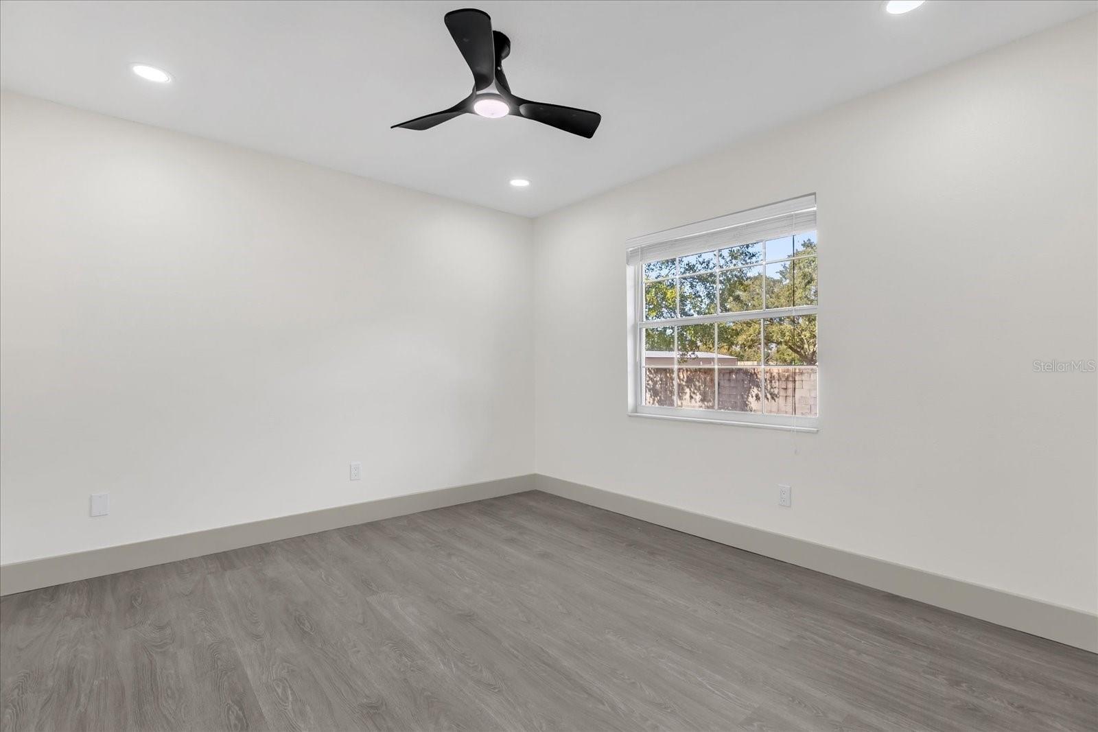 Image 18 of 34 For 12 Horseman Cove